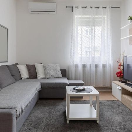 Lisinski Apartment With Private Parking Zagabria Esterno foto