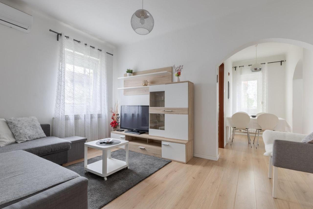 Lisinski Apartment With Private Parking Zagabria Esterno foto